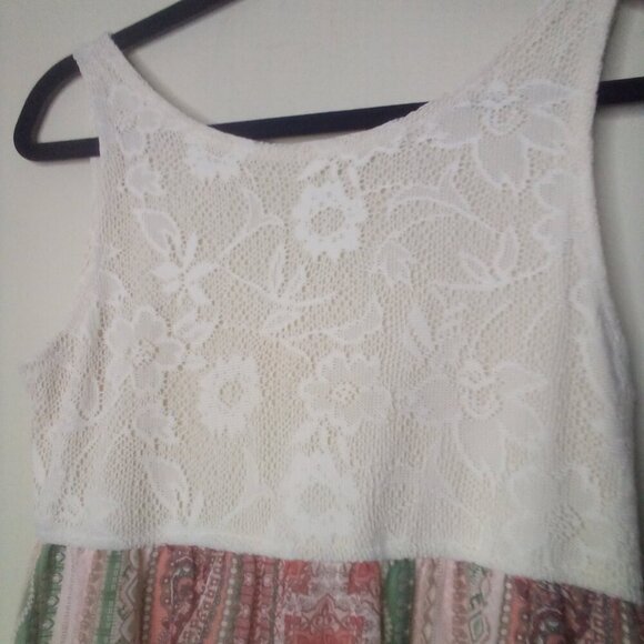 Live To Be Spoiled Dress L Sleeveless High Low Hem Crochet Top Detail Pattern - Picture 10 of 16